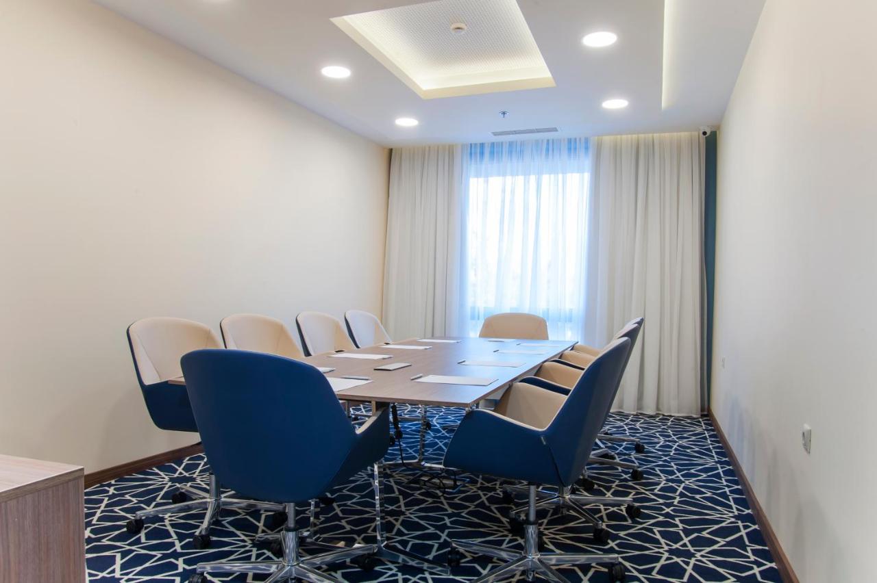 Holiday Inn Plovdiv By Ihg Екстер'єр фото