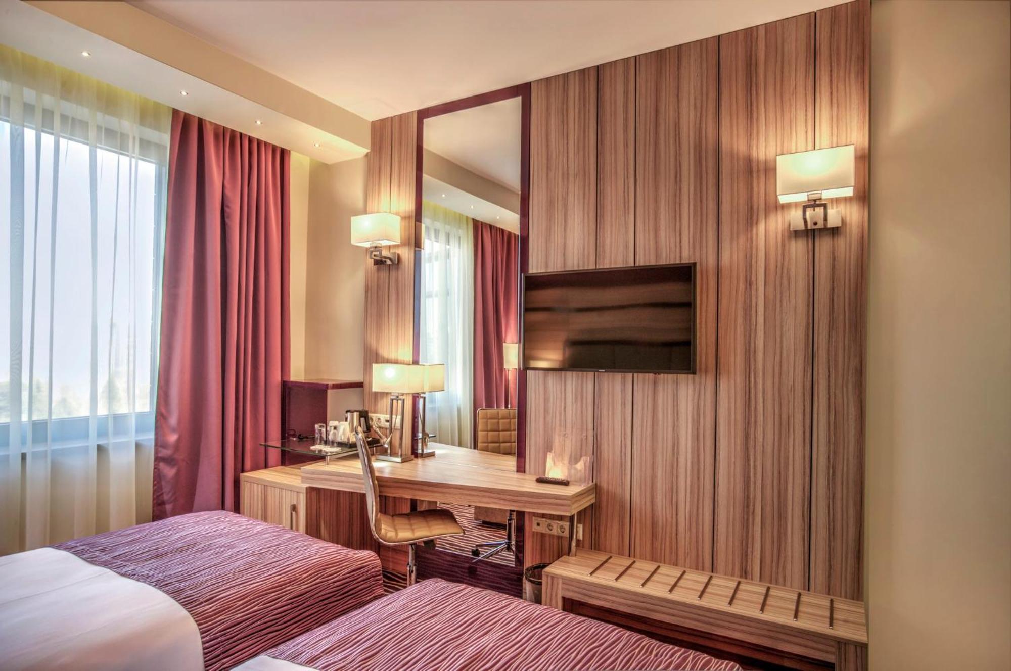 Holiday Inn Plovdiv By Ihg Екстер'єр фото