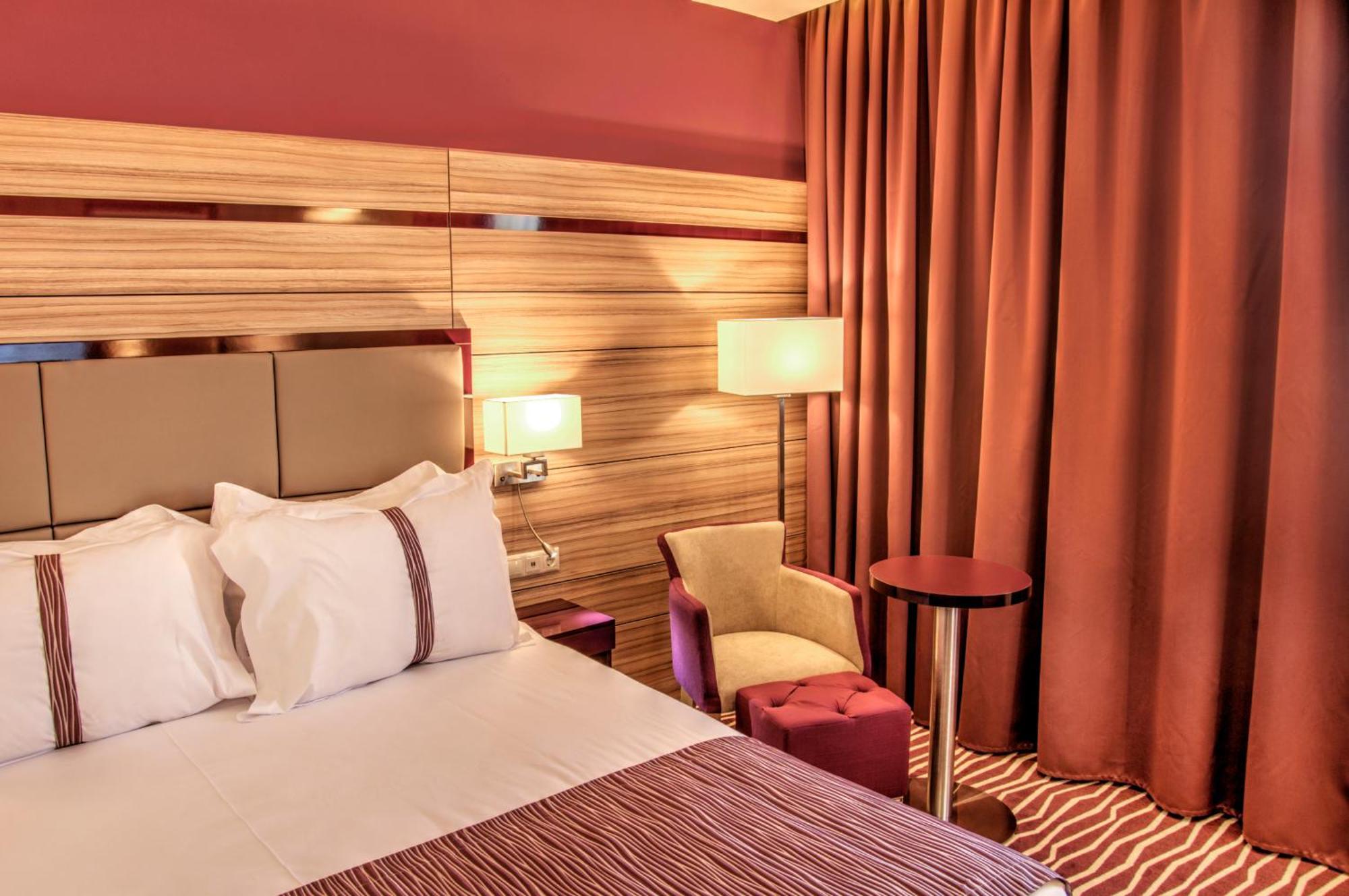 Holiday Inn Plovdiv By Ihg Екстер'єр фото
